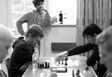 Oli earning half a point in round six against Patryk Krzyanowski, in the last game to finish.